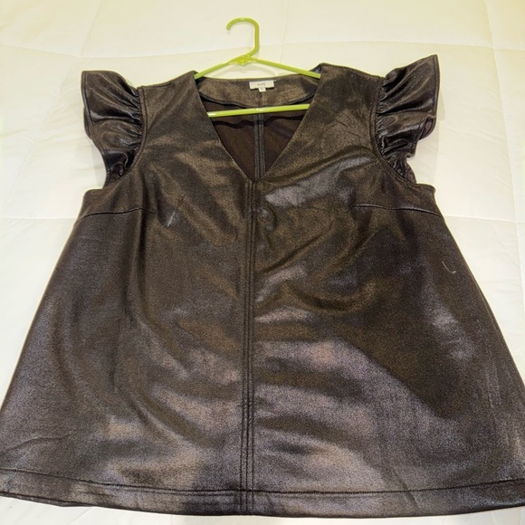 Voy Tops - Voy Women’s size XL Black Faux Leather V neck Top with Ruffled Sleeves